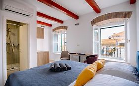 Art Deco City Walls Apartments By Duhomes